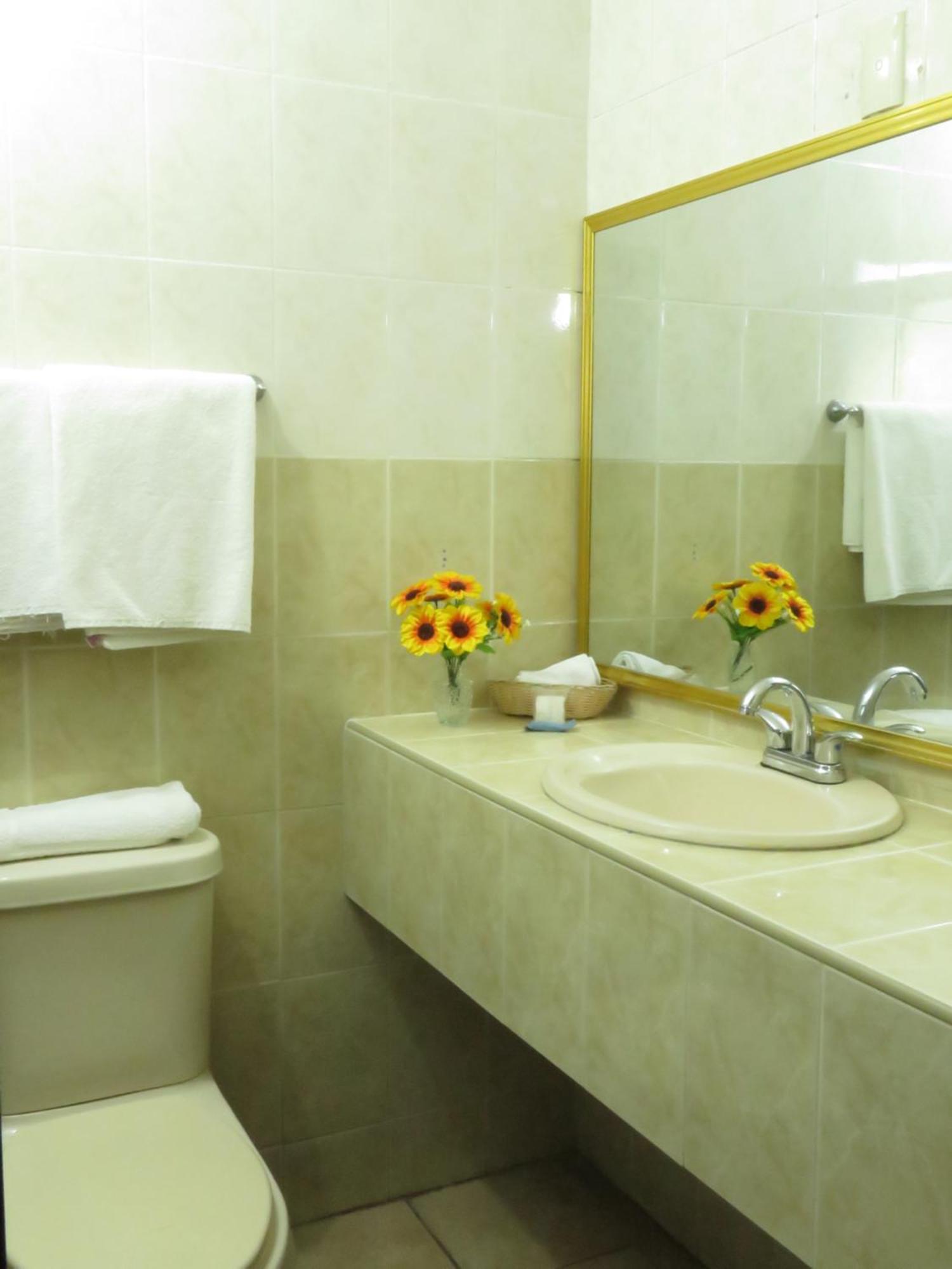 Hotel Los Girasoles Tepic Exterior foto