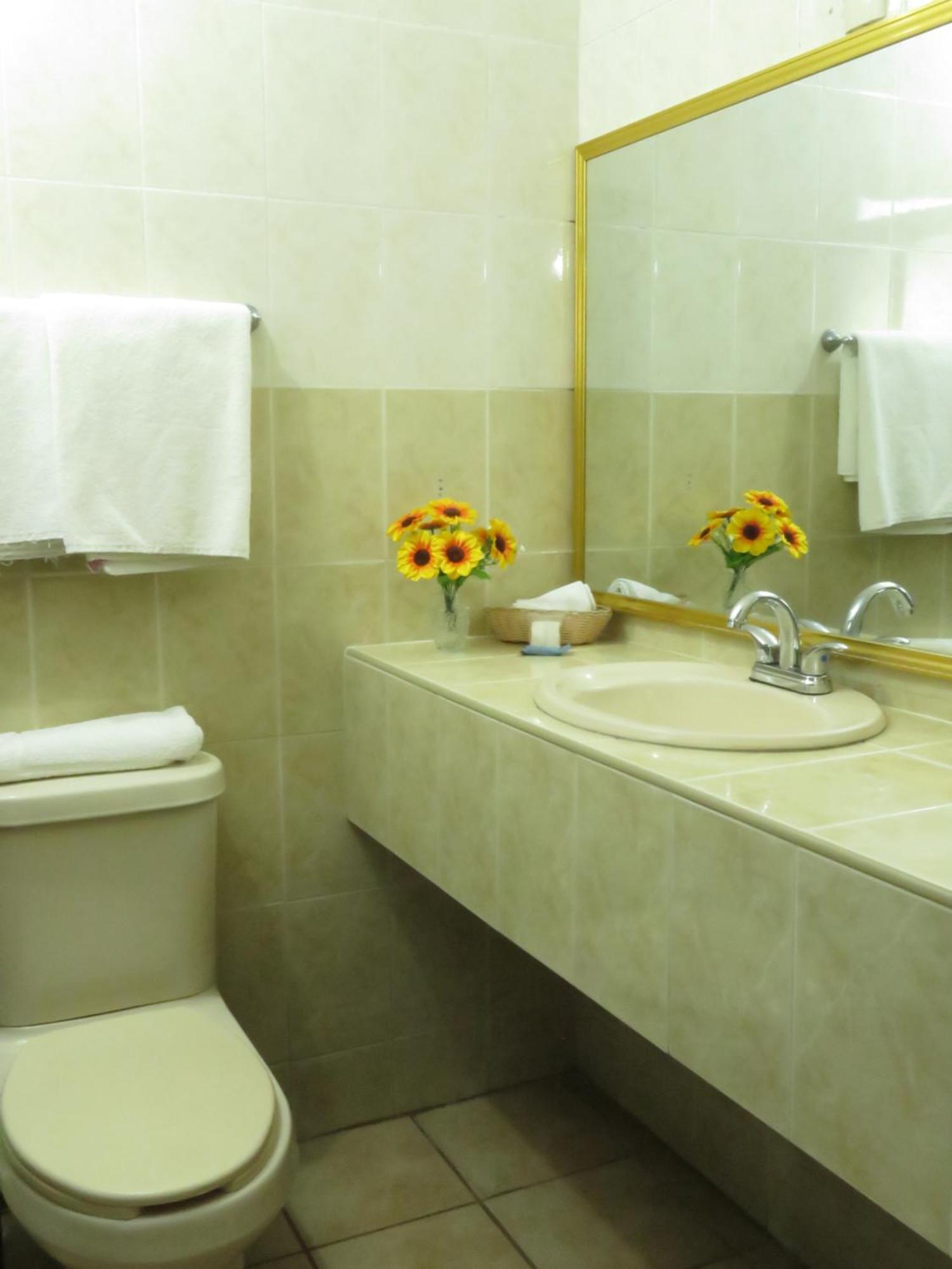 Hotel Los Girasoles Tepic Exterior foto